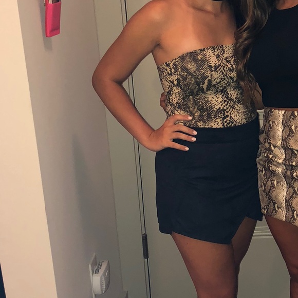 🐍SNAKE SKIN CROPPED TUBE TOP SIZE SMALL - Picture 2 of 5